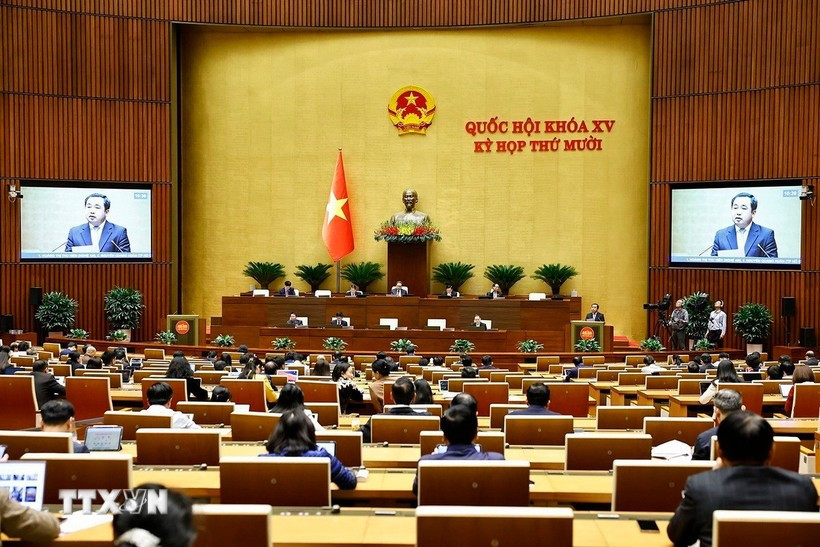 Fifteenth N.A.’s 10th session discusses enhanced power delegation for Hanoi